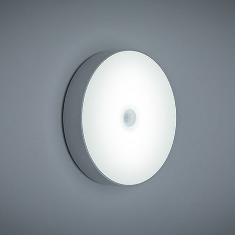 Nueva luz nocturna LED con detección de movimiento y carga USB