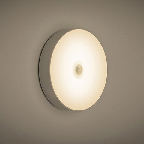 Nueva luz nocturna LED con detección de movimiento y carga USB