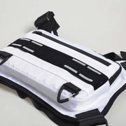 Bolsa de pecho ajustable y transpirable para teléfono.