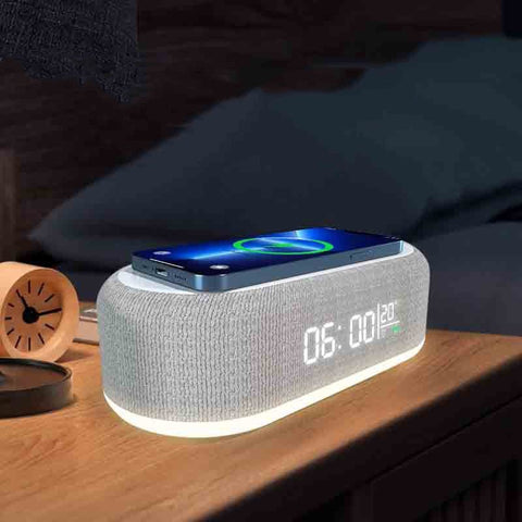 Lampe de nuit 4 en 1, réveil, chargeur sans fil - WorldElectronic